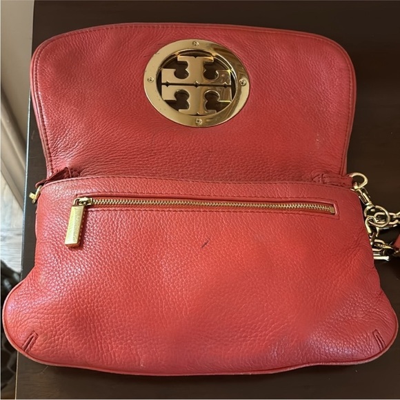 Tory Burch | Orange Amanda Leather Detachable Chain Crossbody Strap Clutch Bag - Picture 14 of 16